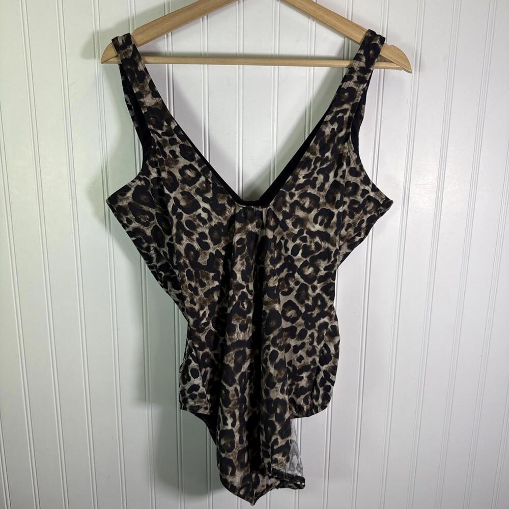 MIRACLESUIT Esmerelda Wrap Front One-Piece Swimsuit Sz 16 Underwire Leopard - Picture 5 of 5
